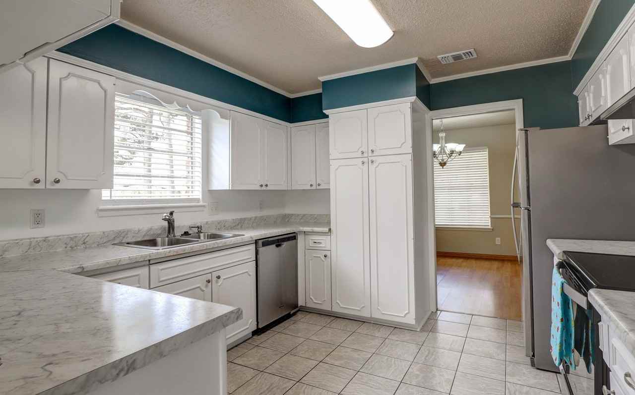 1717 S Park Rd - Photo 4 of 17