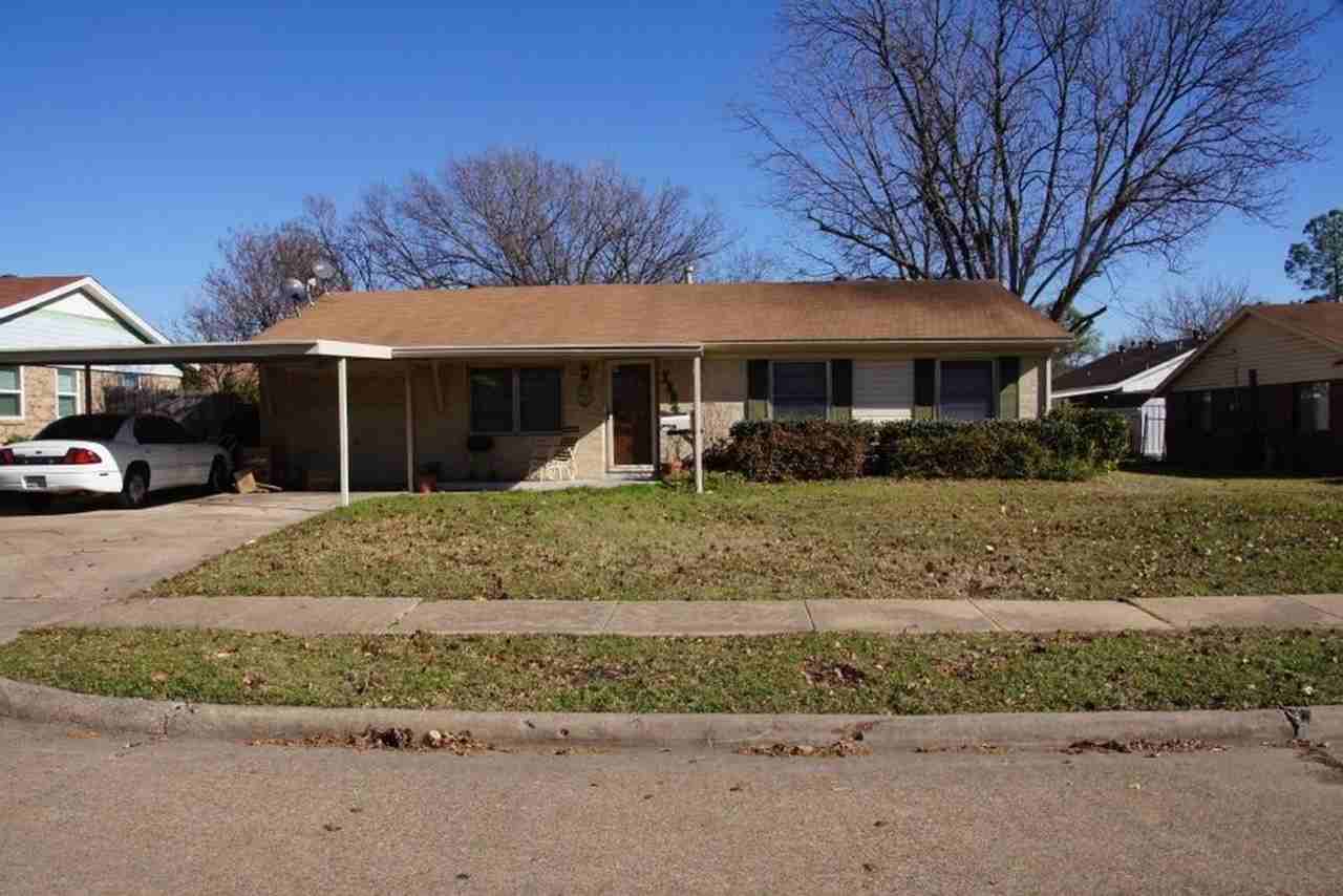 2804 Lambert Dr - Photo 2 of 18