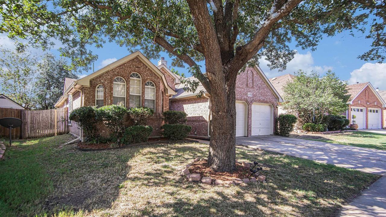 4600 Paloverde Dr - Photo 2 of 25