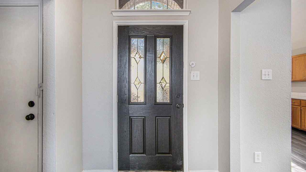 4600 Paloverde Dr - Photo 5 of 25