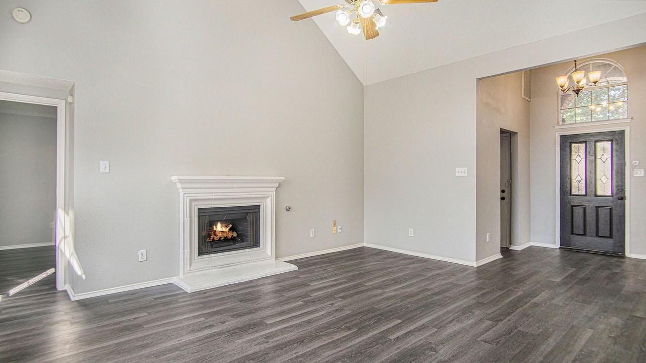 4600 Paloverde Dr - Photo 7 of 25