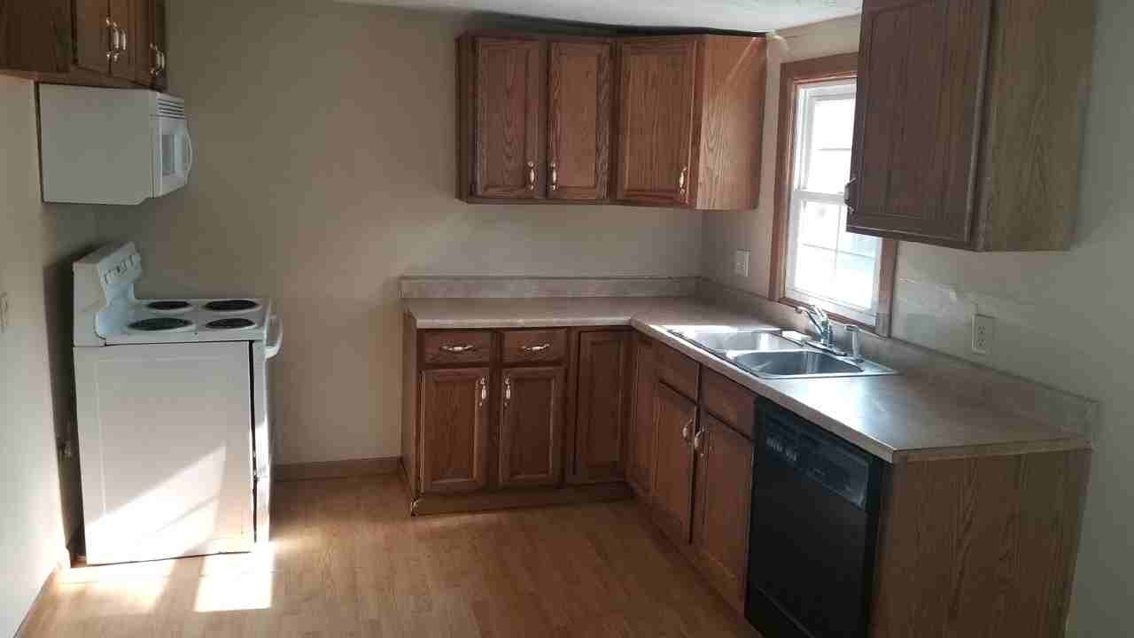 1741 W Olive St - Photo 2 of 9