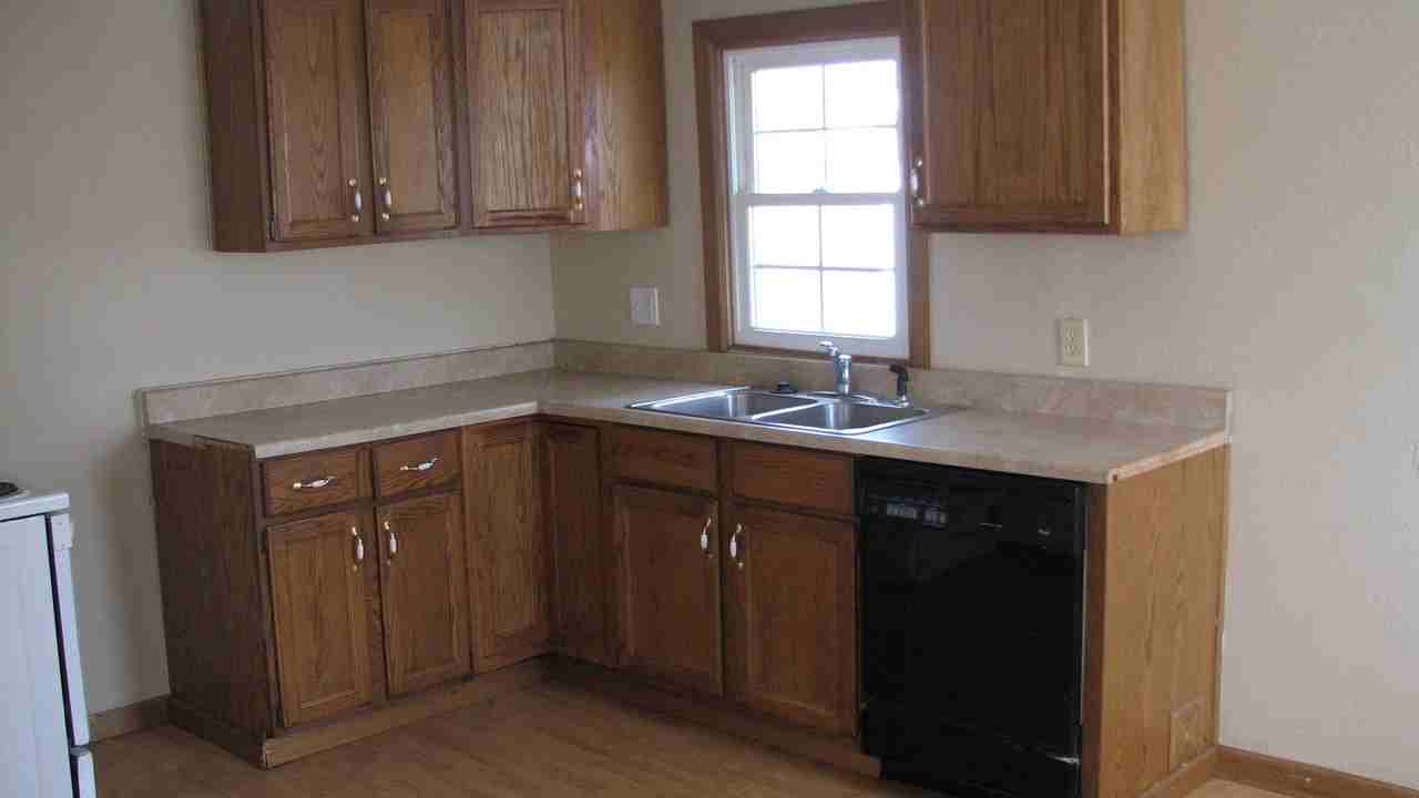 1741 W Olive St - Photo 3 of 9