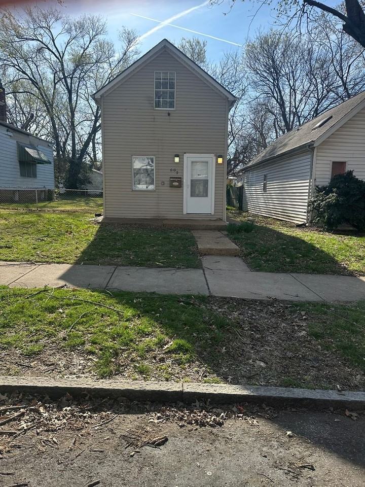 6108 Alaska Ave - Photo 2 of 12