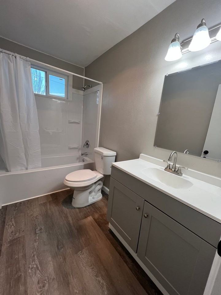 919 E Pine St #C - Photo 5 of 11