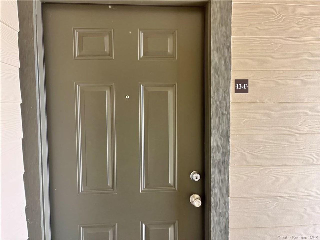 1020 W Mcneese St - Photo 2 of 11