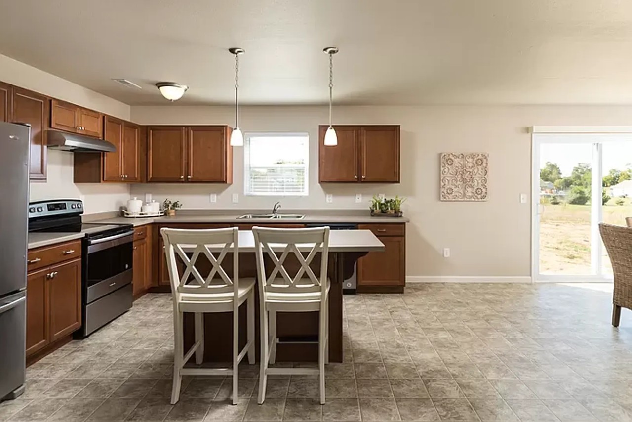 1034 Broken Ridge Dr - Photo 6 of 31