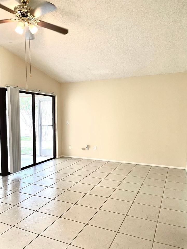 11451 Darlington Dr - Photo 7 of 21