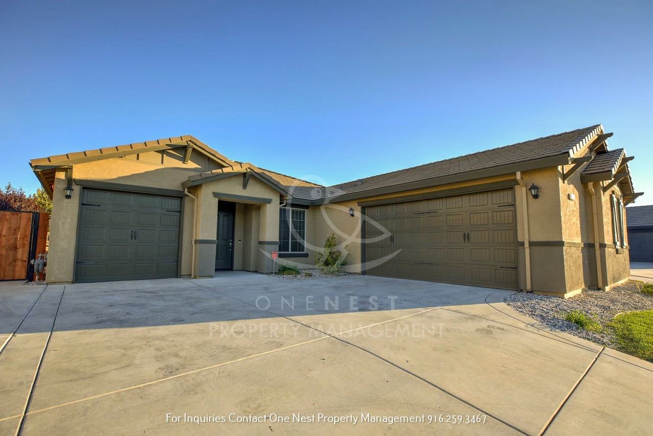 1367 Sundance Dr - Photo 2 of 40