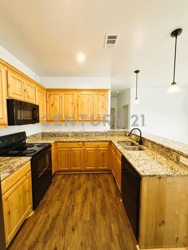 212 Lasso Ct - Photo 5 of 11