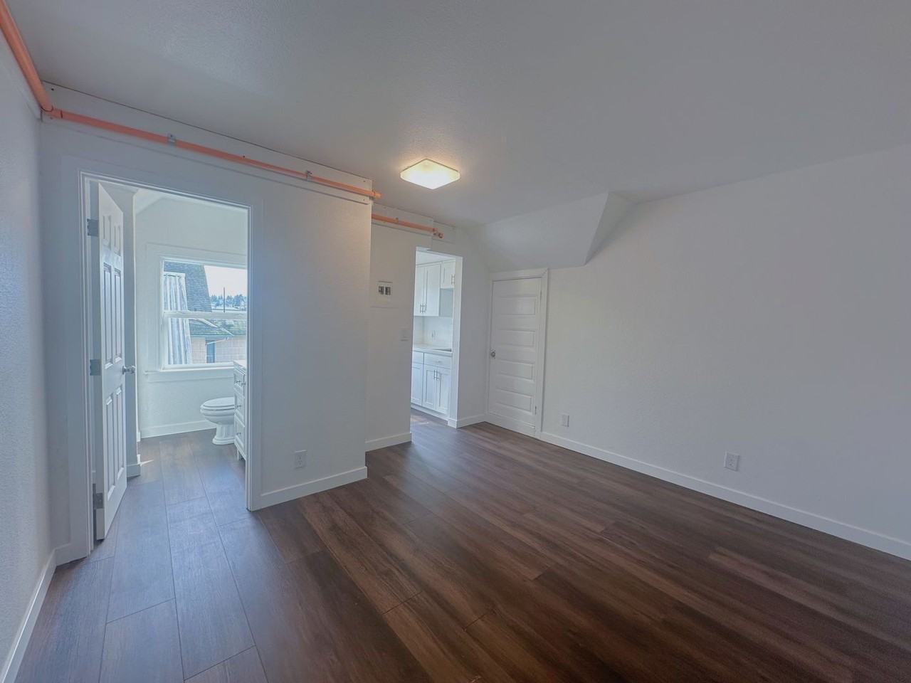 2922 Hoyt Ave #303 - Photo 2 of 10