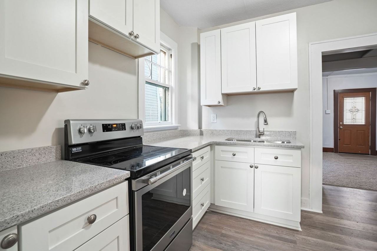 78 Linden Ave - Photo 3 of 31