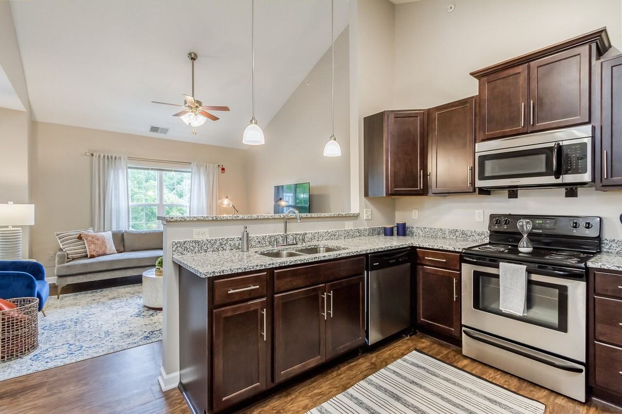 Waters Edge II - Photo 2 of 50