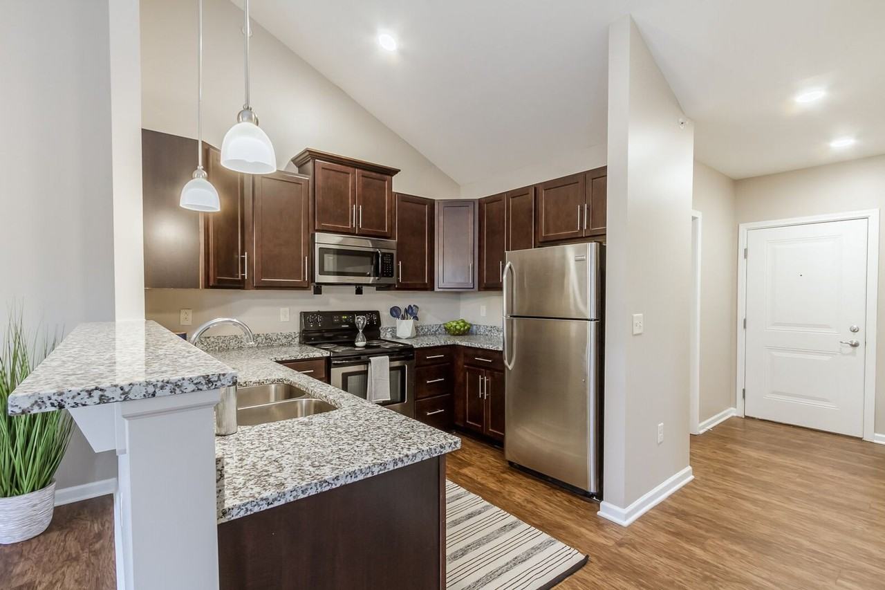 Waters Edge II - Photo 3 of 50