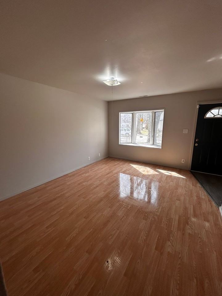 5109 Webster St - Photo 2 of 7