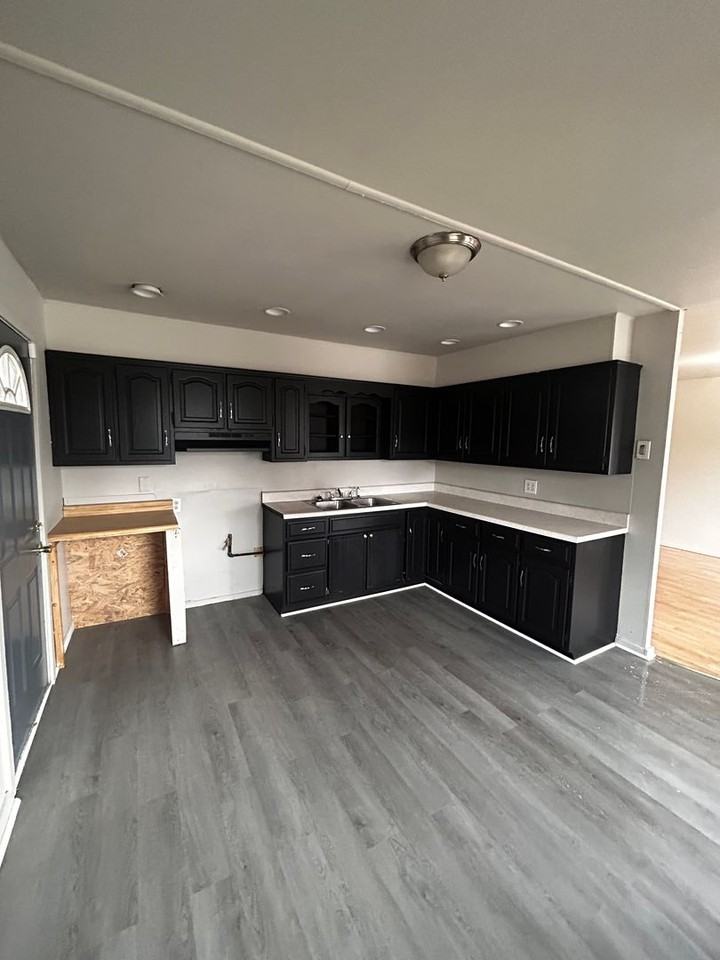 5109 Webster St - Photo 3 of 7