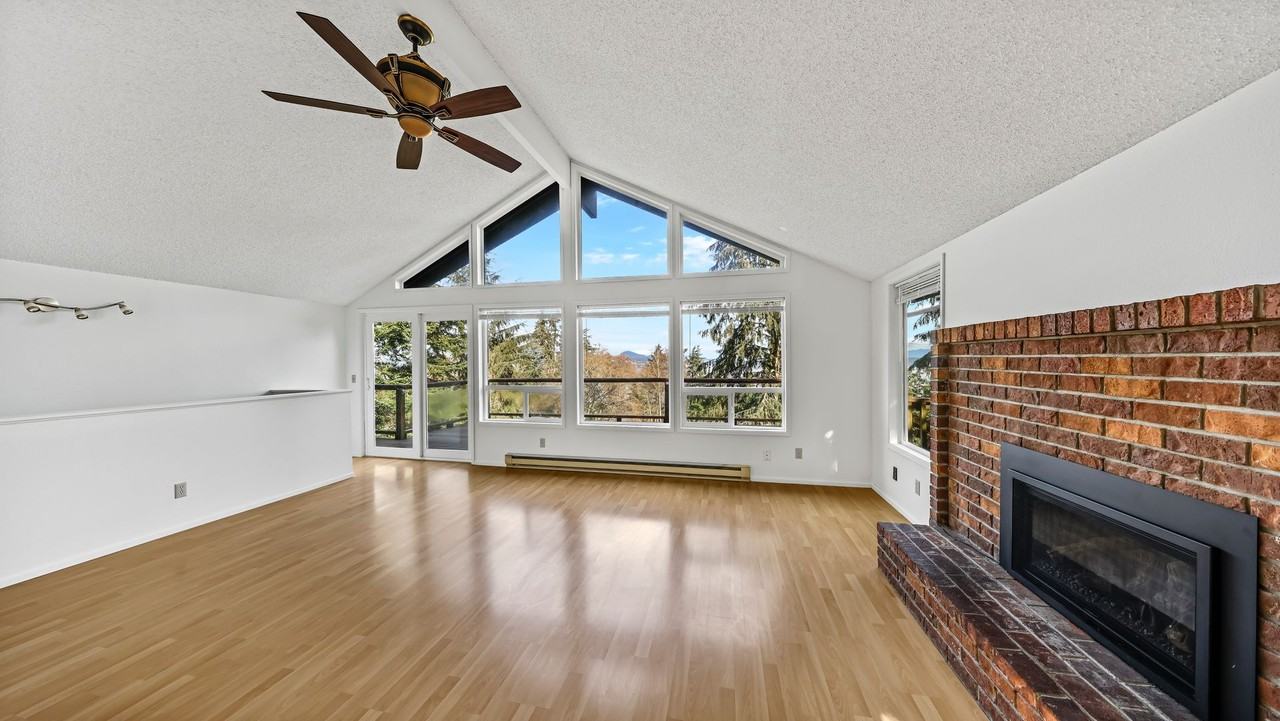 743 Hughes Aly - Photo 3 of 17