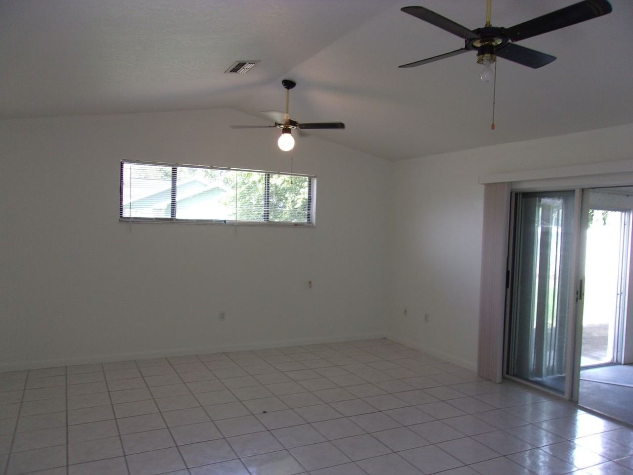 2261 Maximilian Ave - Photo 7 of 26