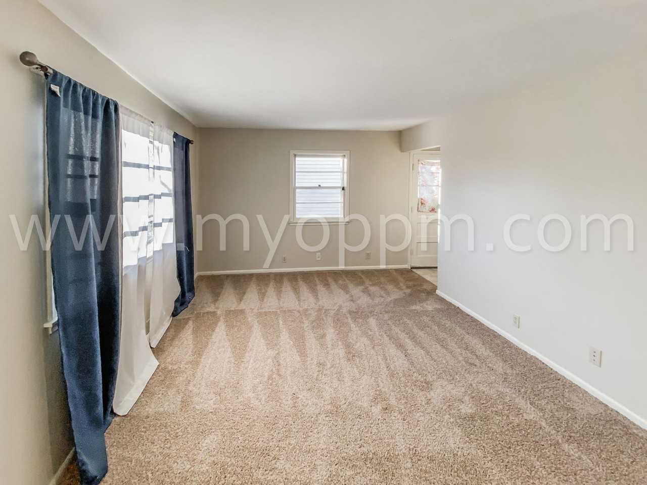 3712 N 41st St - Photo 3 of 18