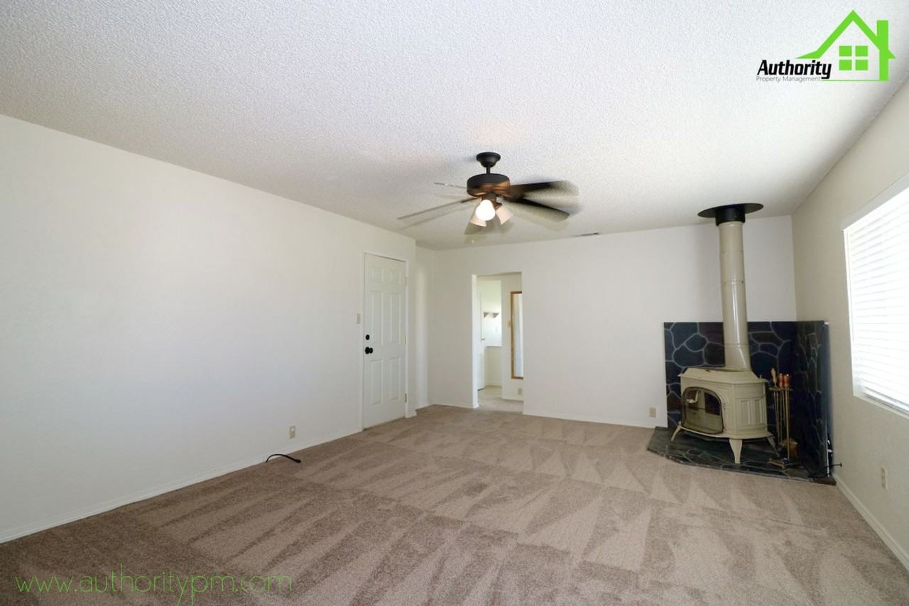 21627 Seven Lakes Ln - Photo 3 of 21