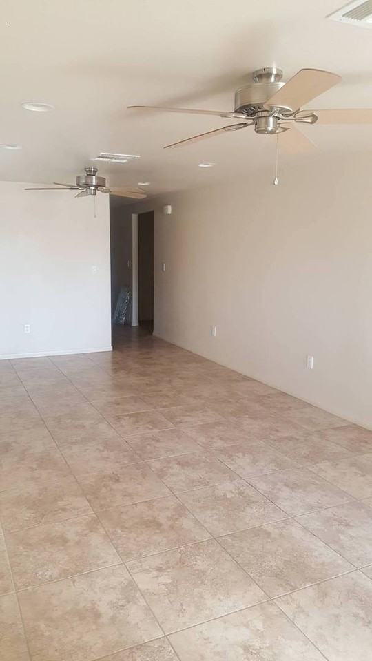 624 N Eastern Ave - Photo 2 of 16