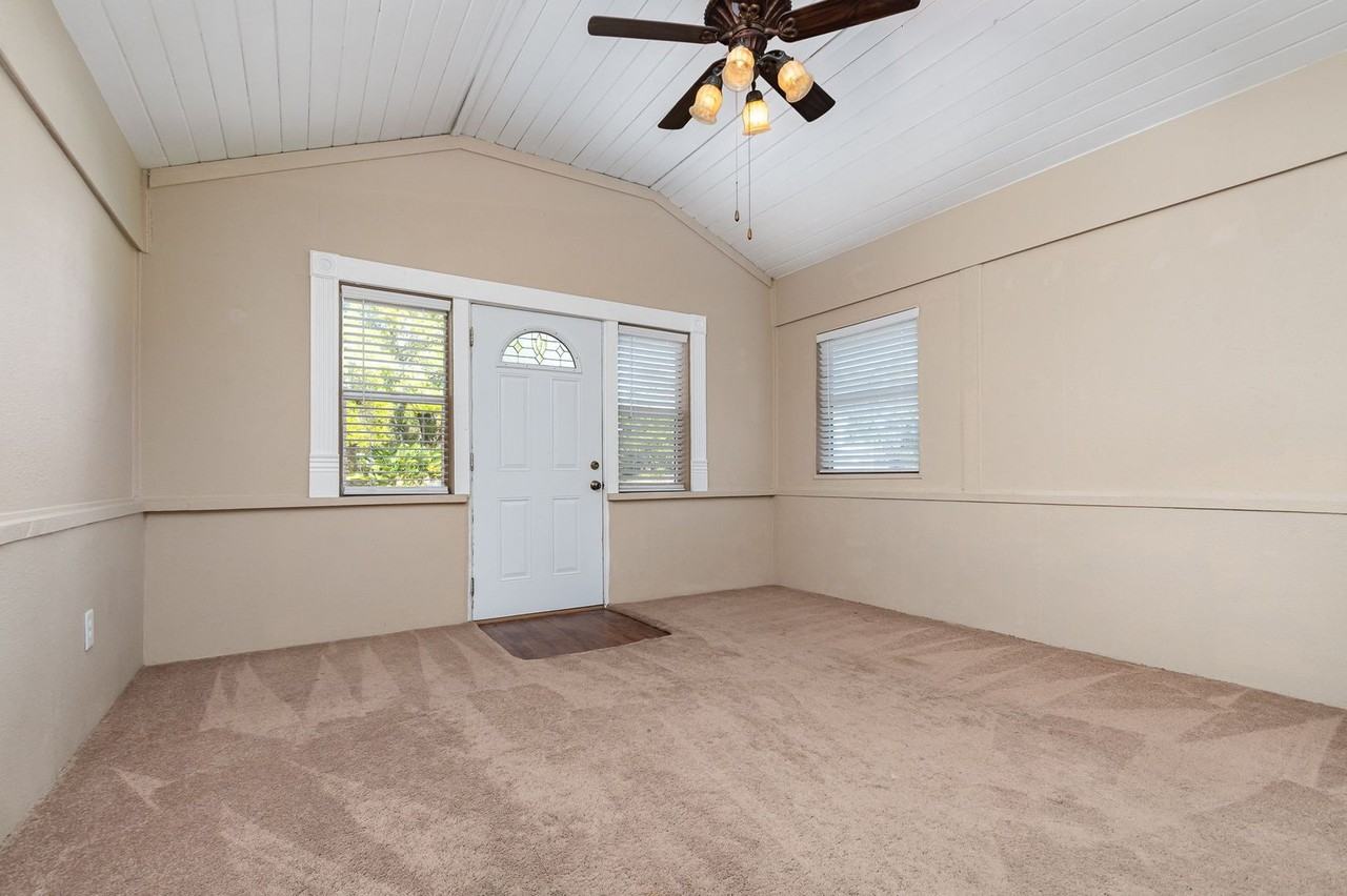 4210B Hog Valley Rd - Photo 3 of 13