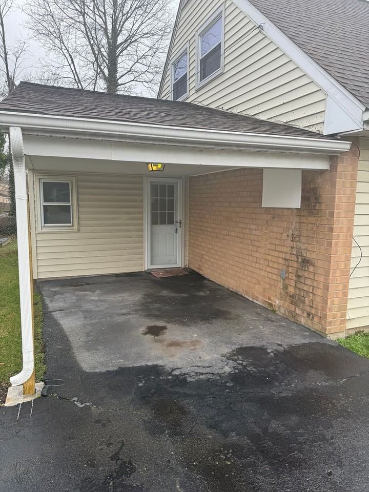 421 Enfield Rd - Photo 2 of 31