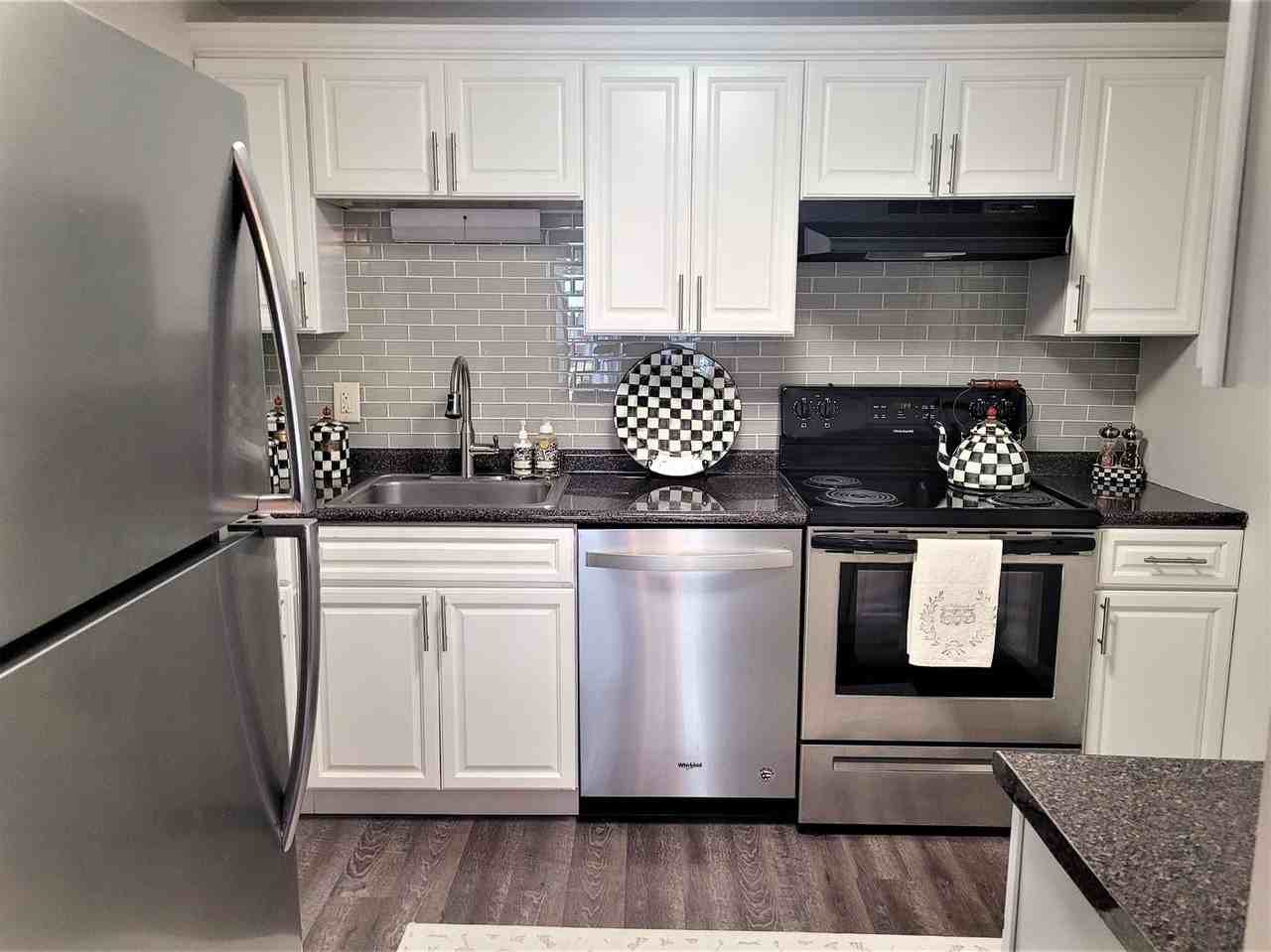 Charter Oaks Apartments - Photo 3 of 9