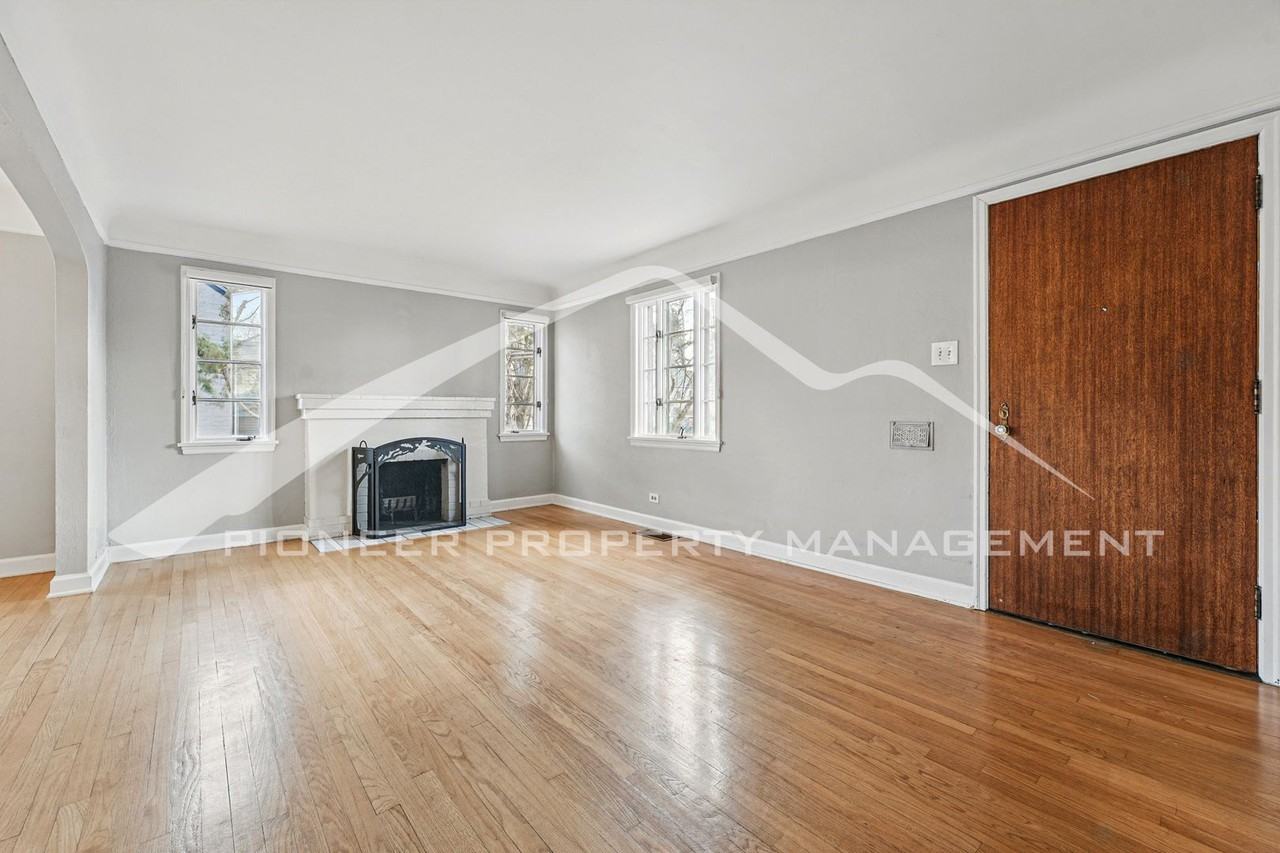 1060 Kearney St - Photo 3 of 22