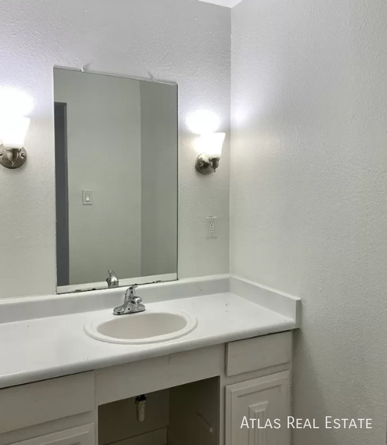 15571-15573 E 13th Avenue - Photo 4 of 19