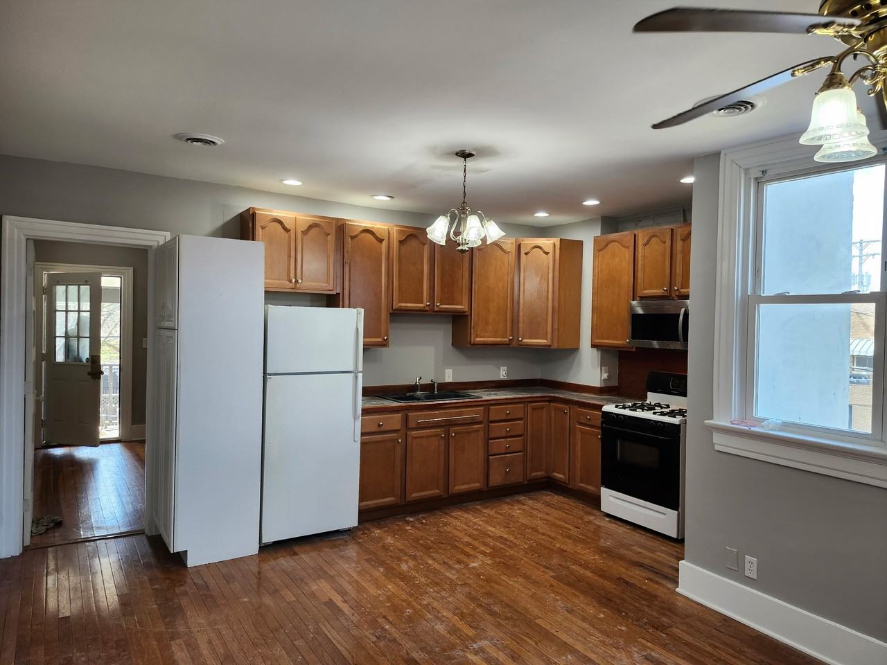 1804 E 3rd St #1804F - Photo 2 of 7