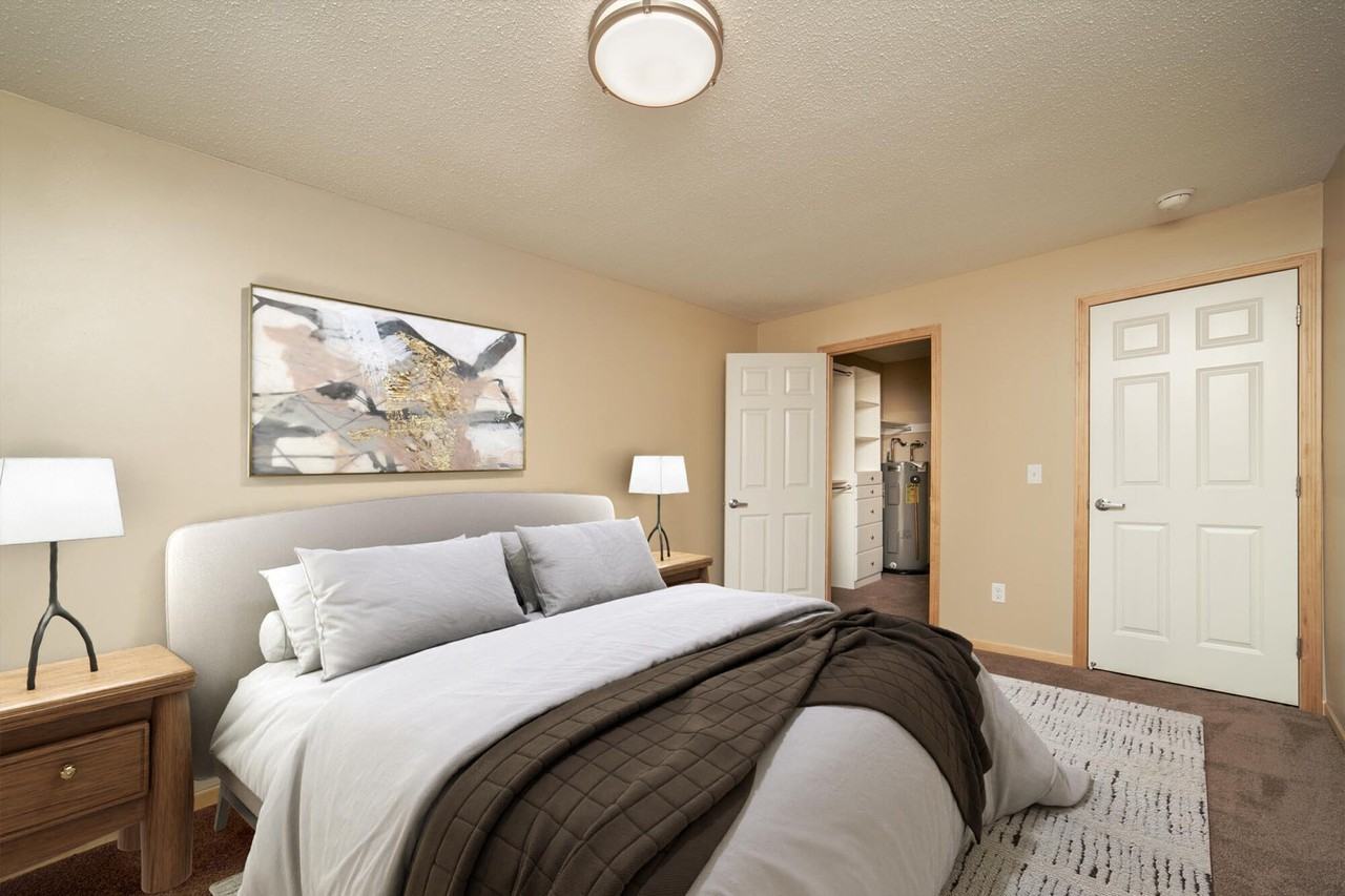 Park Villa Apartments - Photo 4 of 17