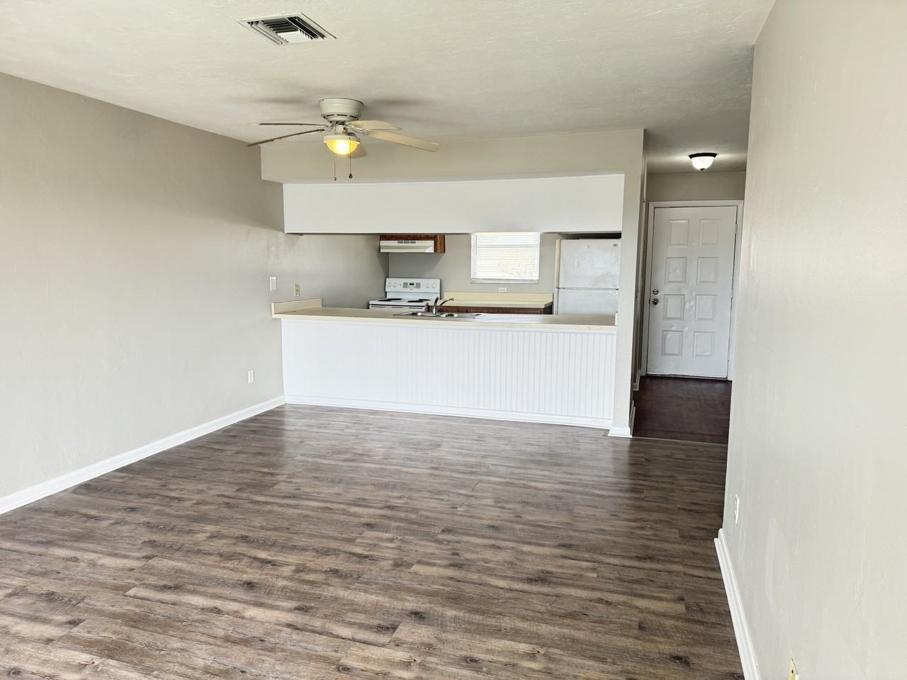 2826 SE Santa Barbara Pl - Photo 2 of 10