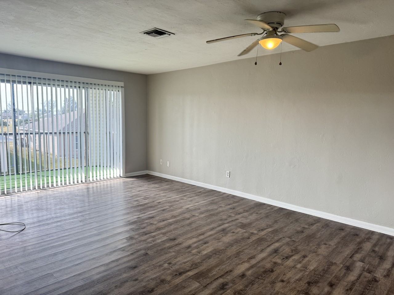 2826 SE Santa Barbara Pl - Photo 3 of 10