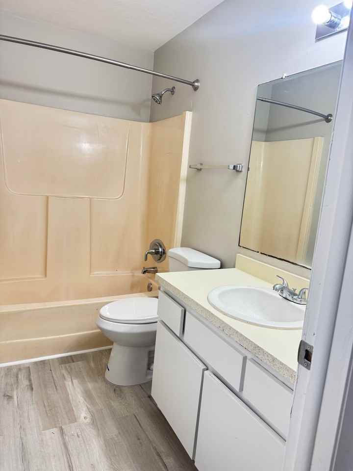 2826 SE Santa Barbara Pl - Photo 7 of 10