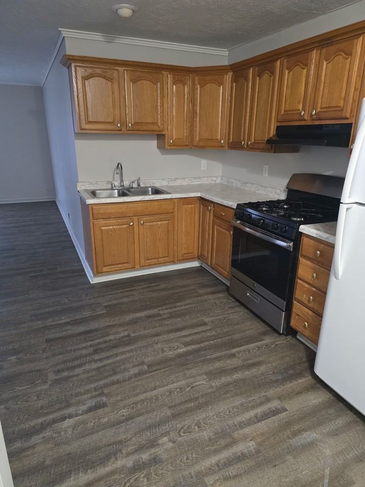 301 Maple Street - Photo 2 of 8