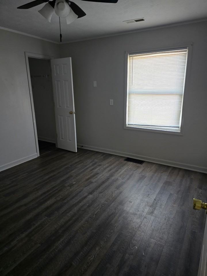 301 Maple Street - Photo 7 of 8