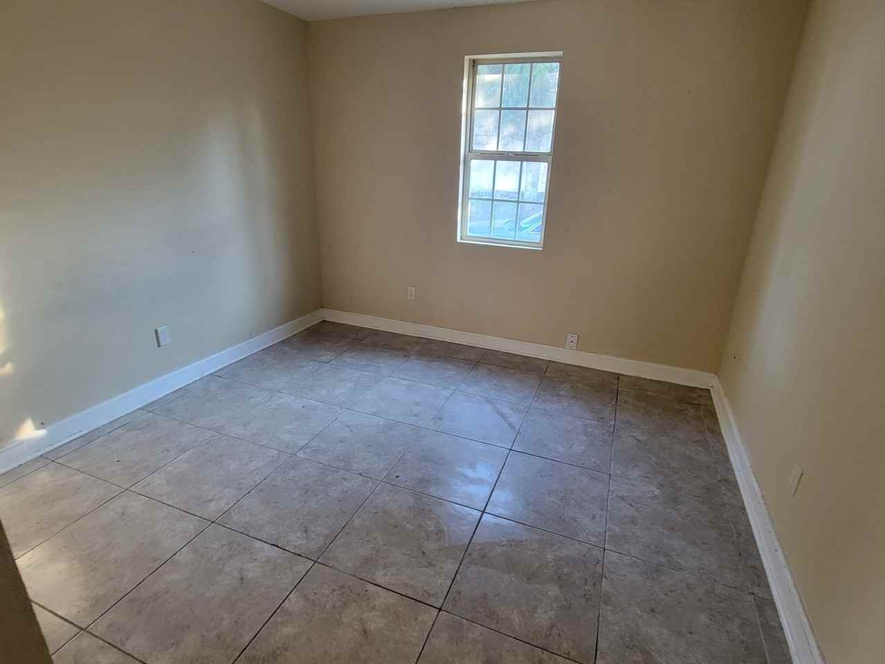 455 Pursley Street - Photo 2 of 21