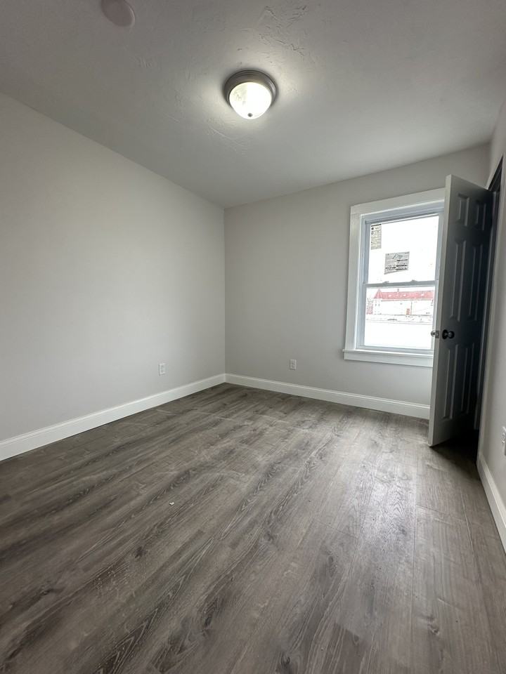 1870 Purchase Street - Photo 2 of 4