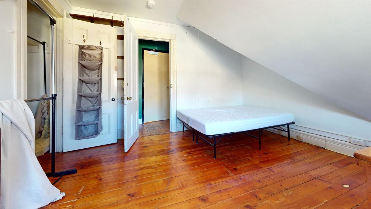 214 Stewart Avenue - Photo 7 of 50