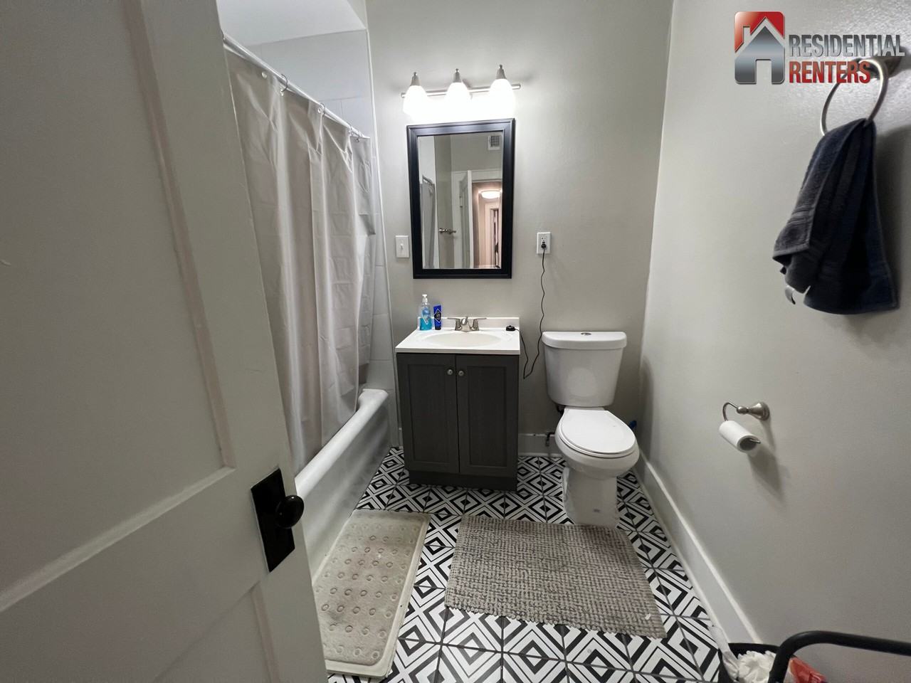 2706 North Frederick Avenue - Photo 2 of 21