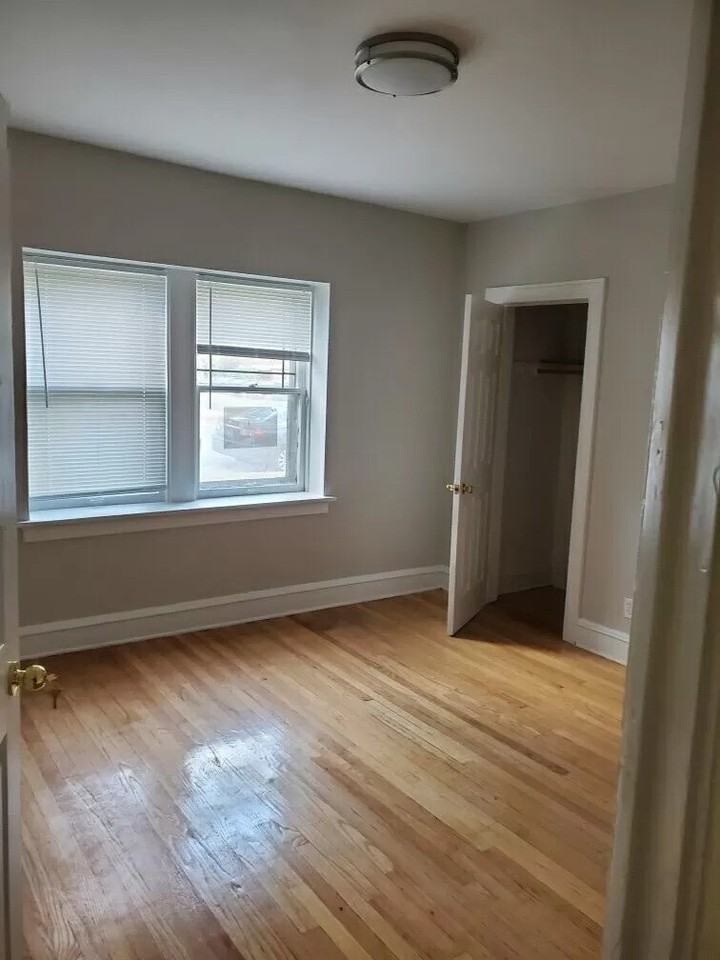 2706 North Frederick Avenue - Photo 4 of 21