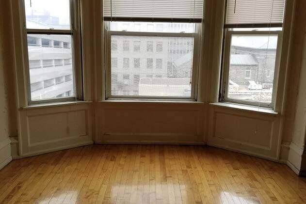 828 Milwaukee "Comstock" - Photo 3 of 16