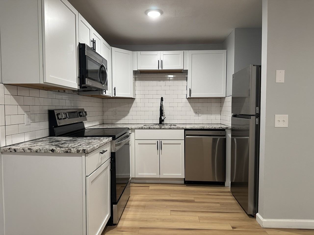 607 Bear Street - Photo 2 of 17