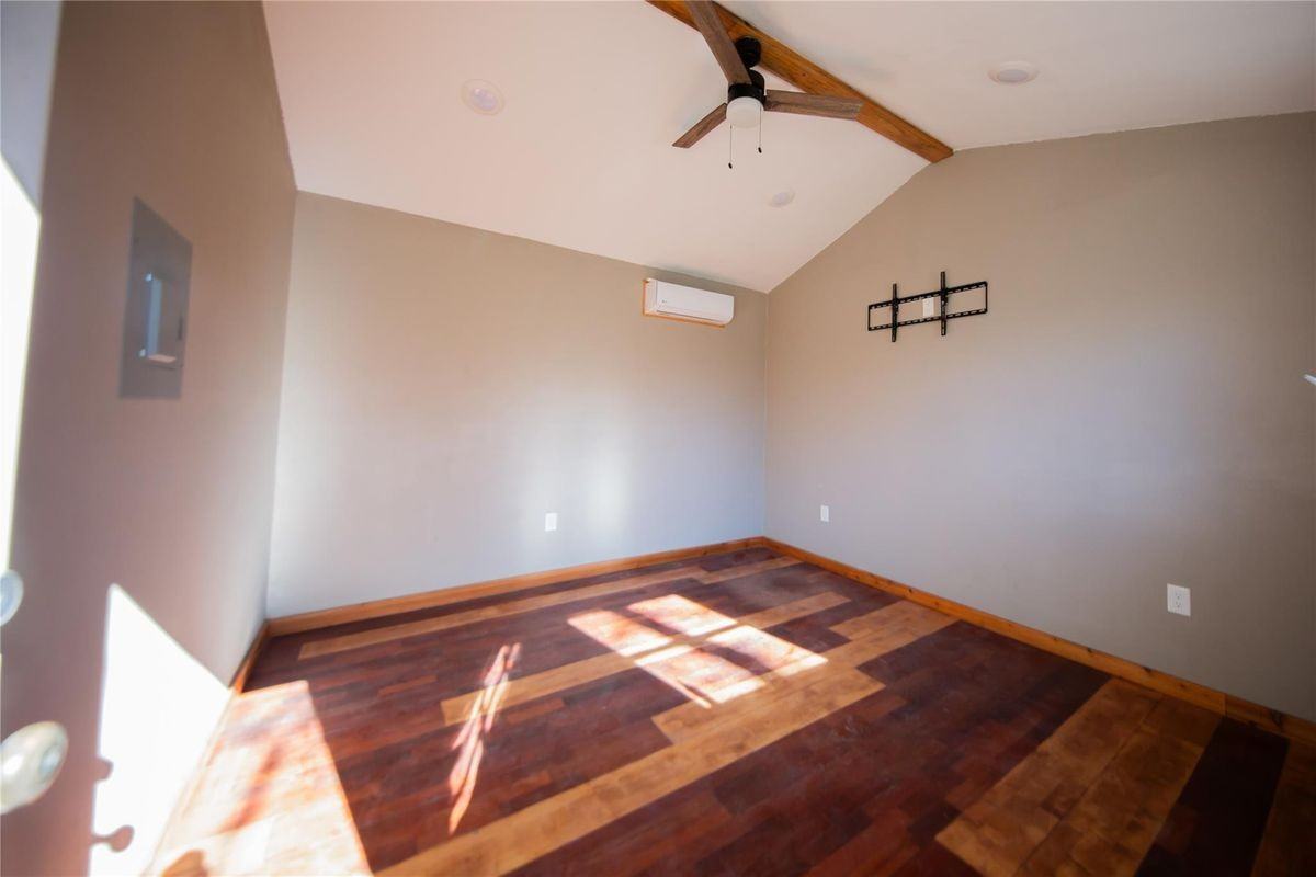 153 Alice Springs Ln - Photo 3 of 23