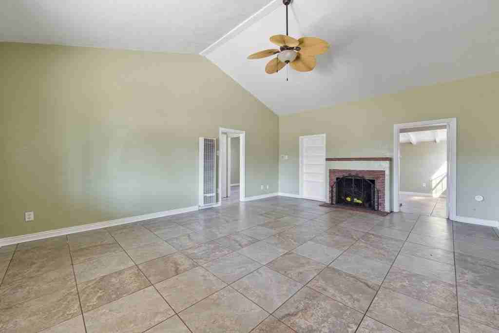 1157 E Harding St - Photo 2 of 12