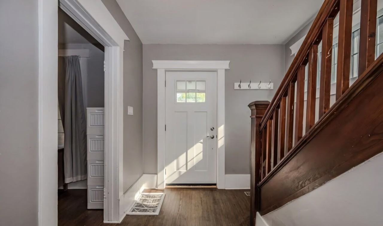 54 Eramosa Road - Photo 3 of 22