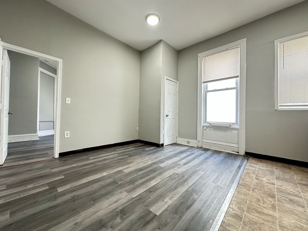 1526 N 18th St #2R - Photo 3 of 6