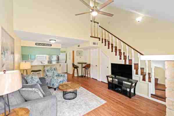 15201 Leeward Dr #A5 - Photo 4 of 24