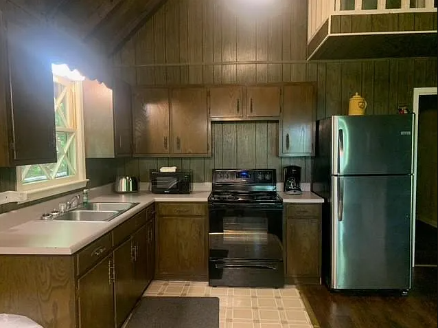 211 Chalet Village Ln #NA - Photo 3 of 18